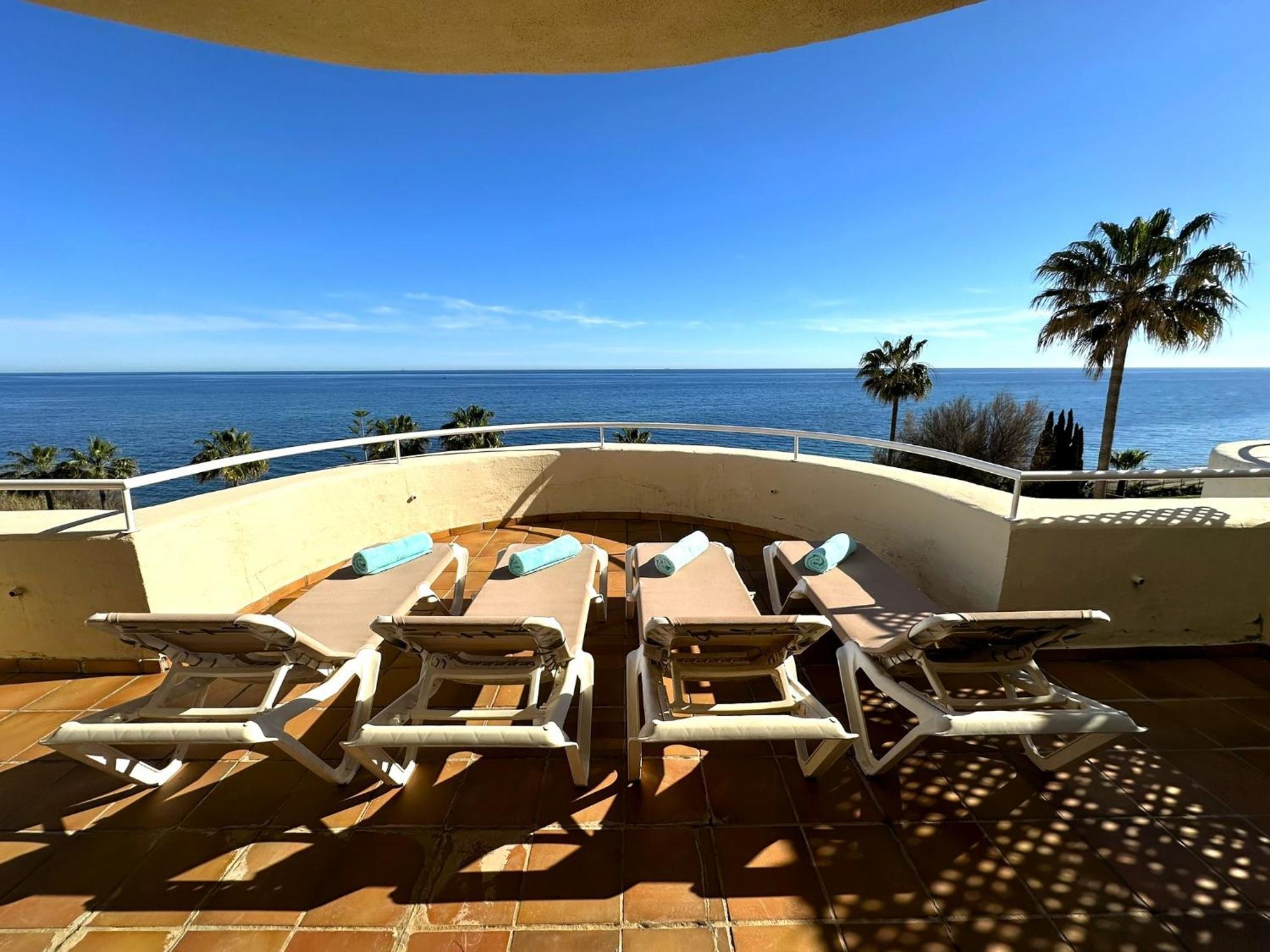 Apartments Bermuda Beach Estepona Eksteriør billede