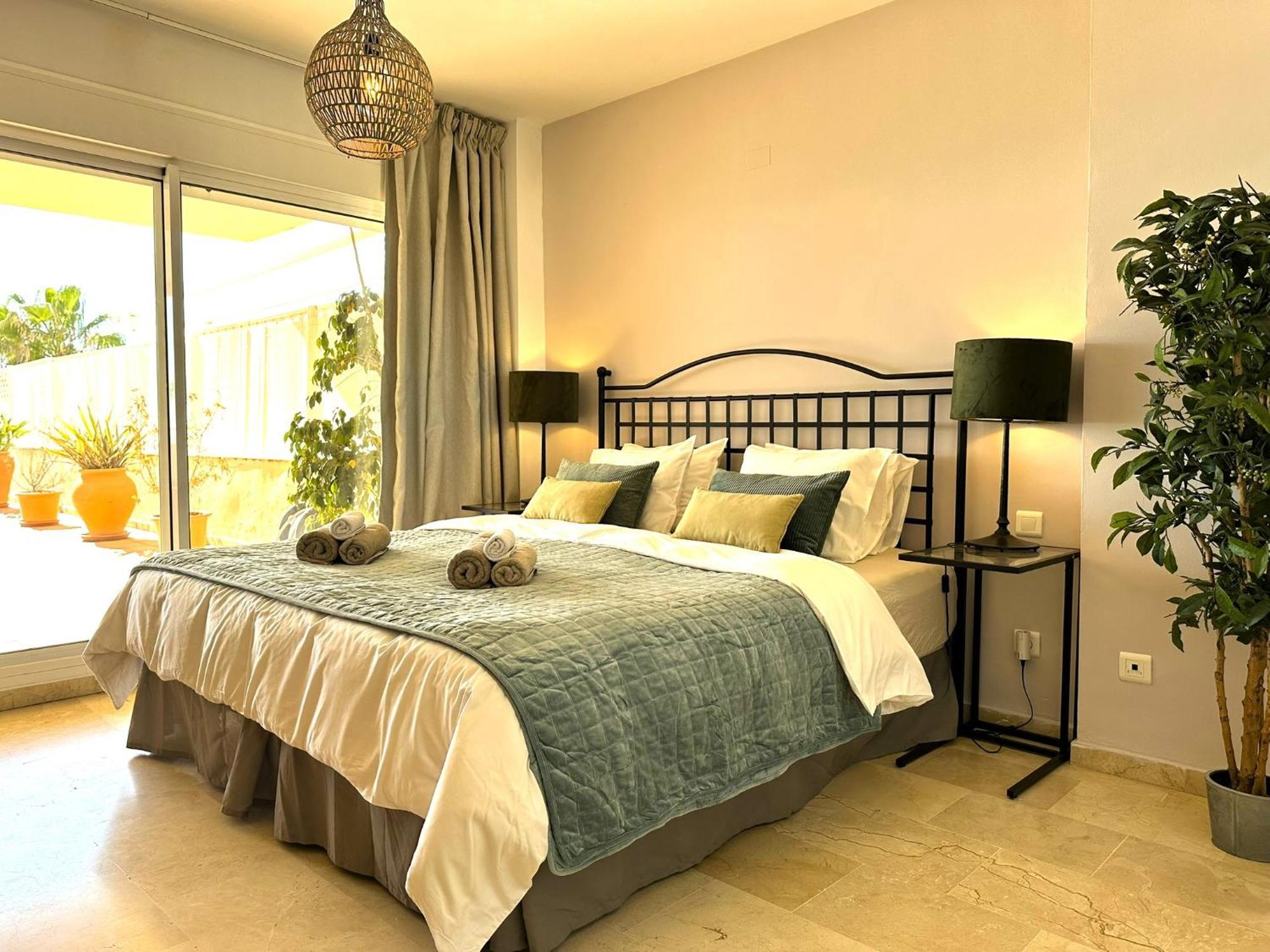 Apartments Bermuda Beach Estepona Eksteriør billede