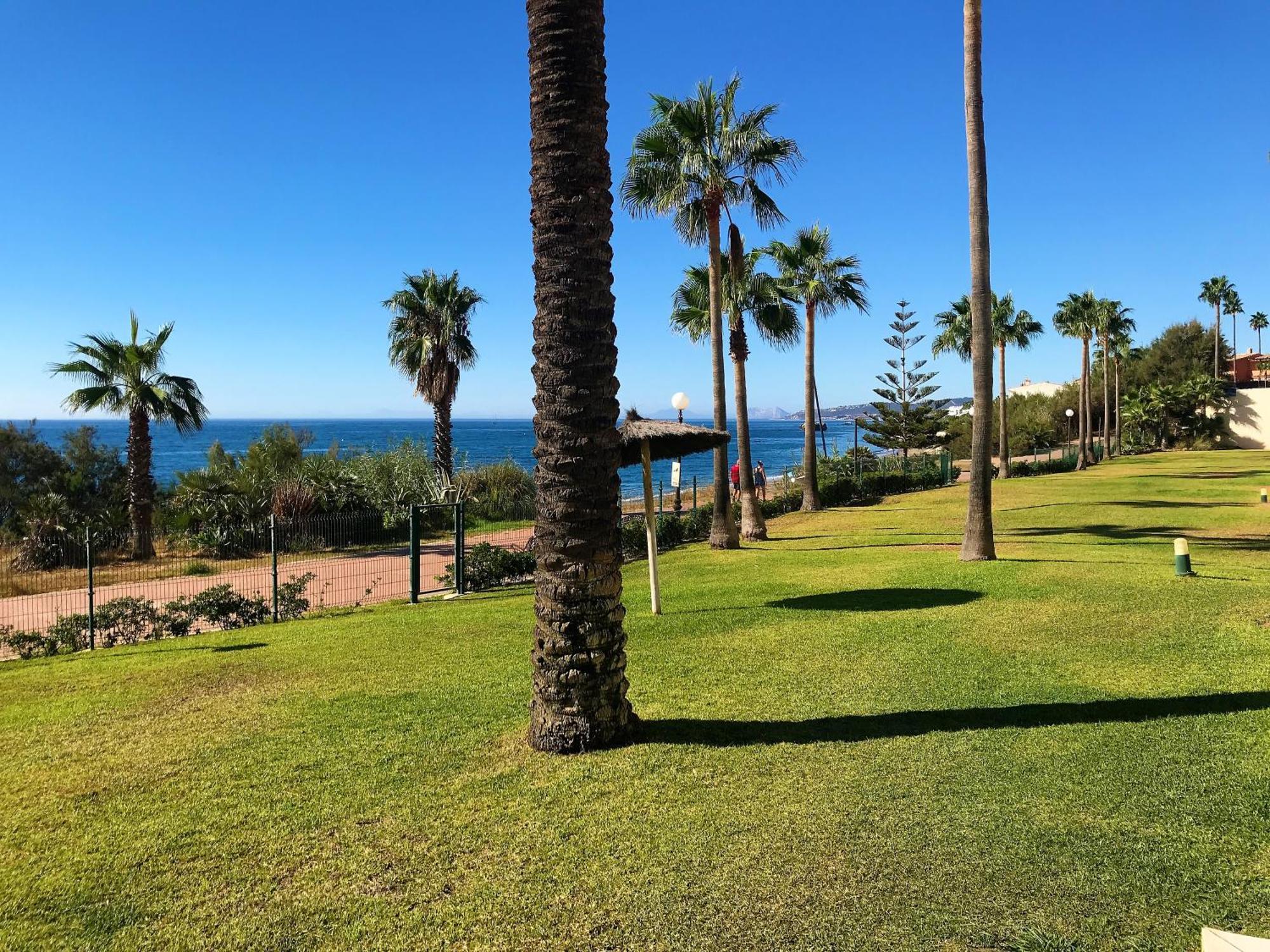Apartments Bermuda Beach Estepona Eksteriør billede