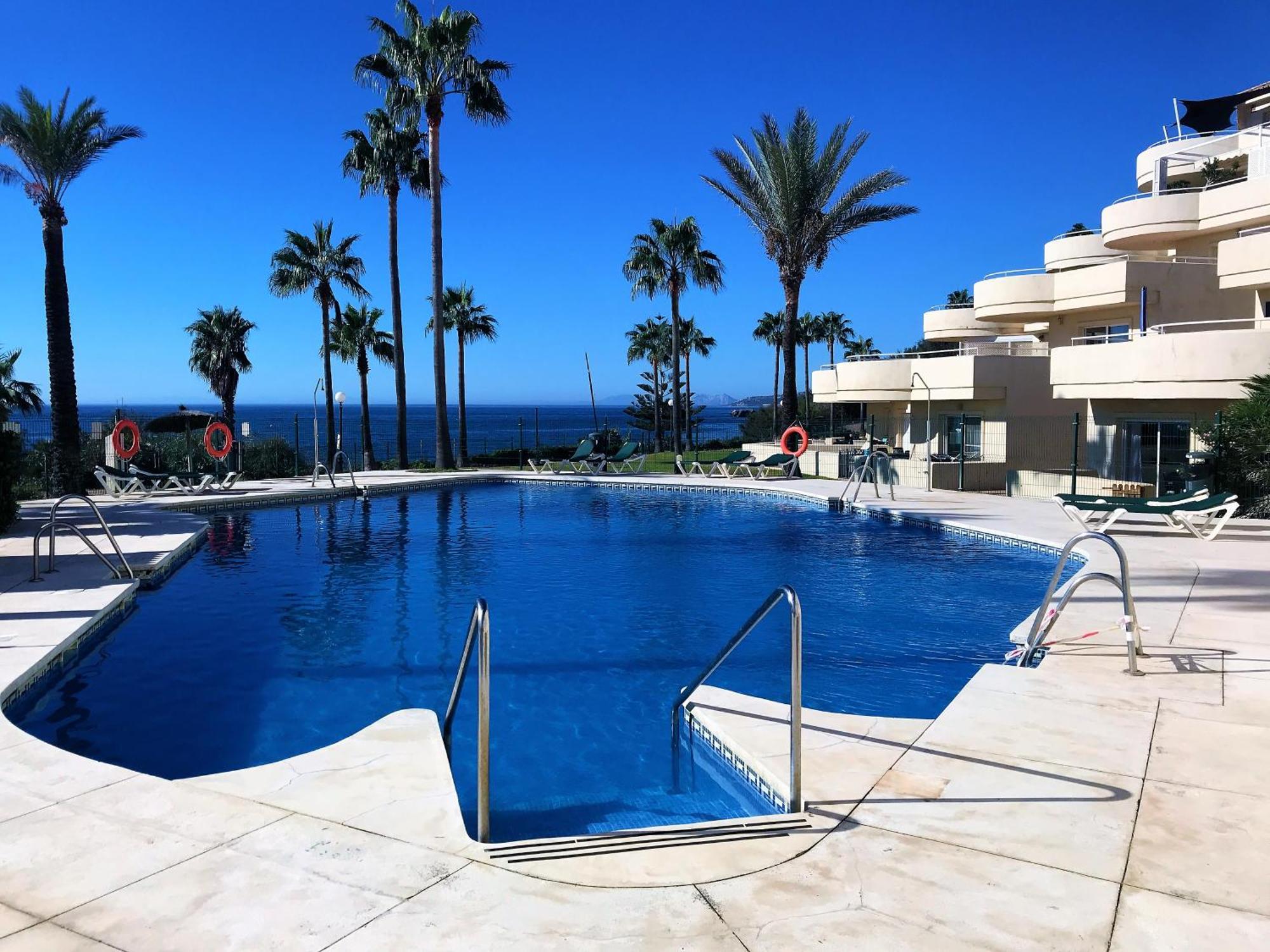 Apartments Bermuda Beach Estepona Eksteriør billede
