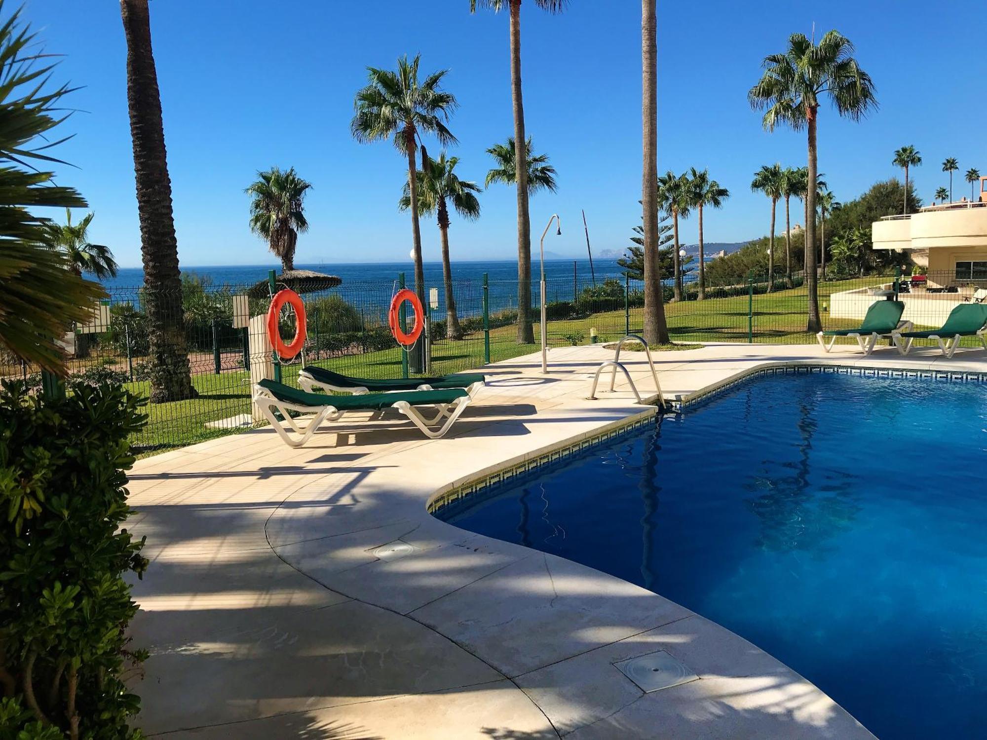 Apartments Bermuda Beach Estepona Eksteriør billede