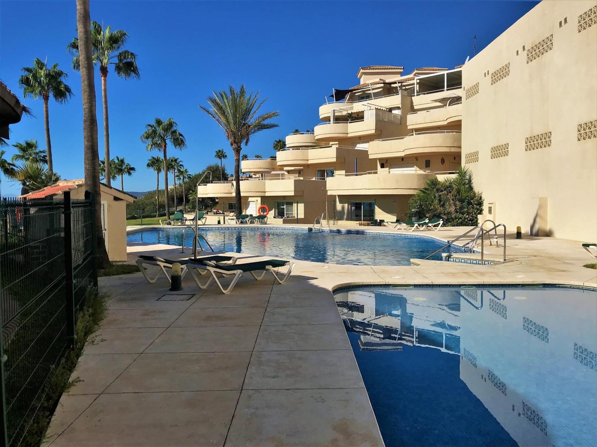 Apartments Bermuda Beach Estepona Eksteriør billede